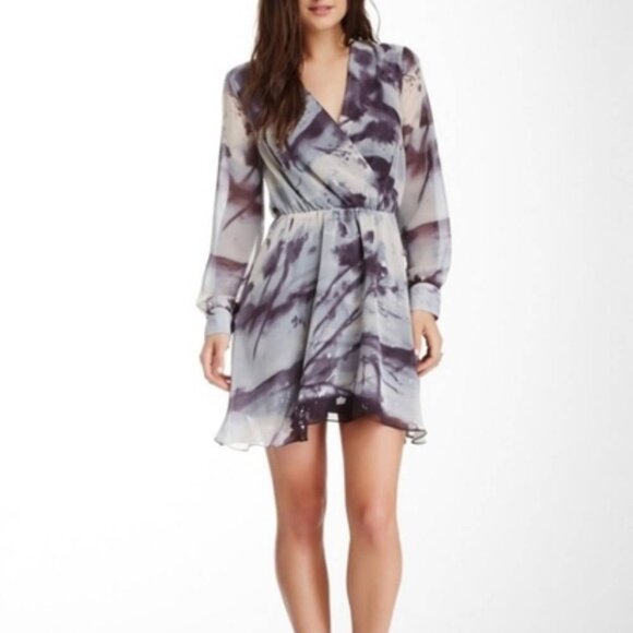 W118 by Walter Baker Avery mini dress blouson chiffon graphic print flowy edgy - Picture 1 of 9